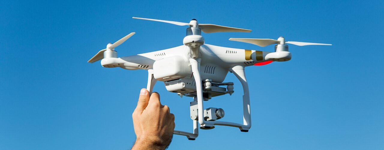 Czy można latać dronem w Dubaju?