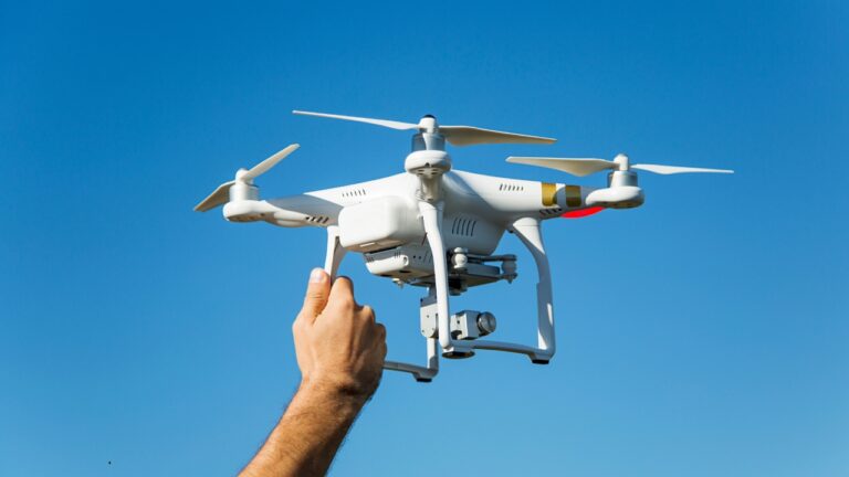 Czy można latać dronem w Dubaju?