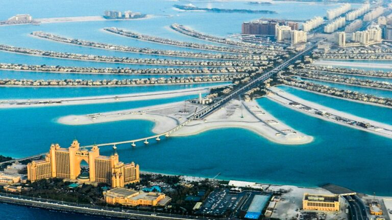 Dubaj na majówkę – gdzie nocować i co zobaczyć?