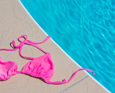Czy kobiety mogą nosić bikini na plaży w Dubaju?