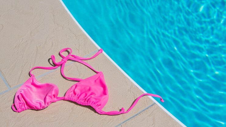 Czy kobiety mogą nosić bikini na plaży w Dubaju?
