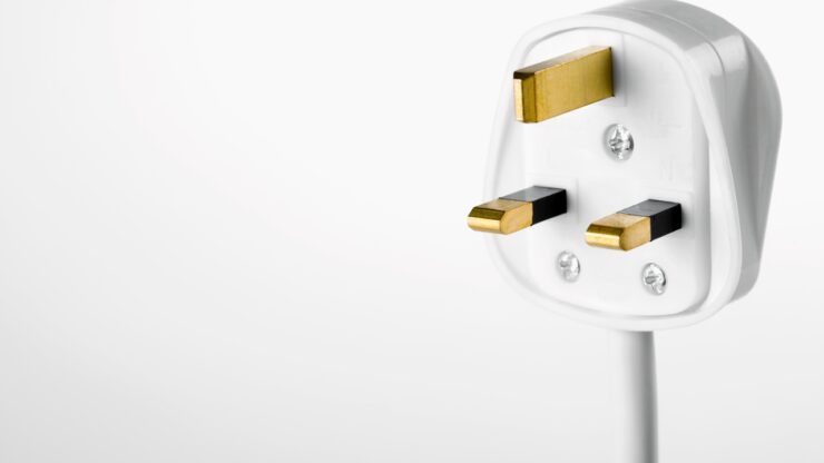 Dubaj gniazdka - jakie gniazdka są w Dubaju? Czy do Dubaju potrzebny jest adapter?