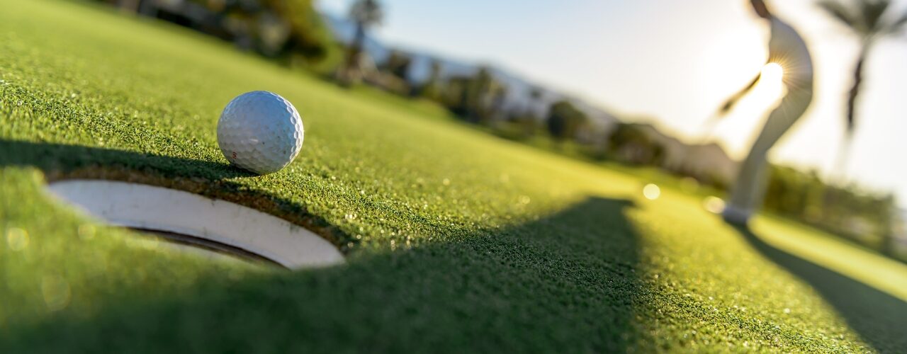 Gdzie w Dubaju można zagrać w golfa? Najlepsze pola golfowe i wskazówki dla turystów