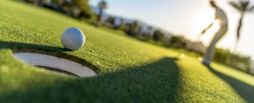 Gdzie w Dubaju można zagrać w golfa? Najlepsze pola golfowe i wskazówki dla turystów