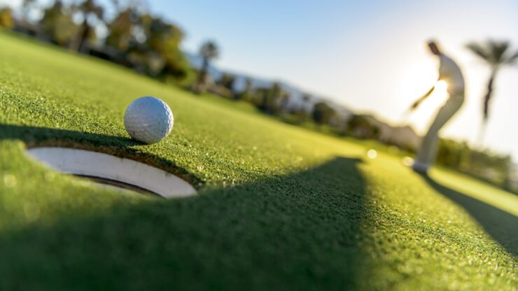 Gdzie w Dubaju można zagrać w golfa? Najlepsze pola golfowe i wskazówki dla turystów