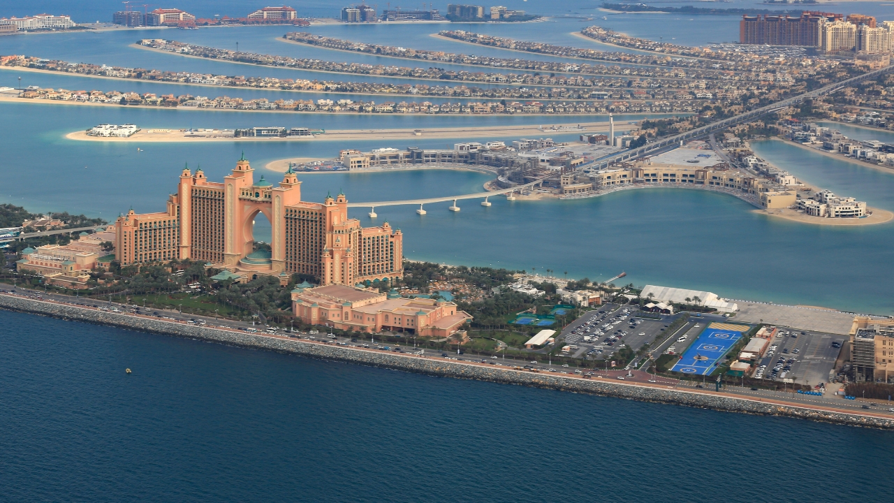 Gdzie znajduje się Atlantis The Palm i jak dojechać?