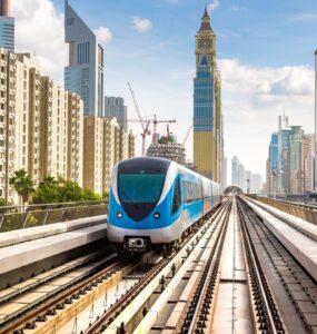 Transport publiczny w Dubaju – wszystko, co musisz wiedzieć