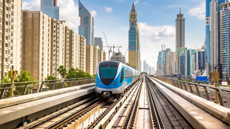 Transport publiczny w Dubaju – wszystko, co musisz wiedzieć