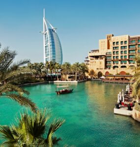 Boże Narodzenie w Dubaju – jak wygląda świętowanie w ZEA