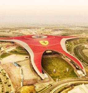 Ferrari World Abu Dhabi – atrakcje, bilety, lokalizacja i porady