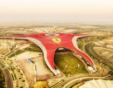 Ferrari World Abu Dhabi – atrakcje, bilety, lokalizacja i porady