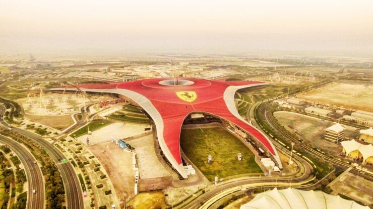 Ferrari World Abu Dhabi – atrakcje, bilety, lokalizacja i porady
