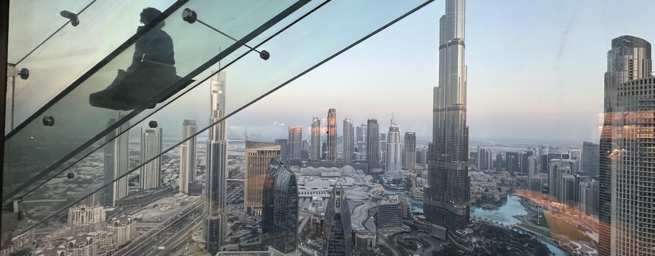 Sky Views Observatory punkt widokowy Dubaj