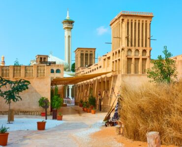 Al Fahidi Historical Neighbourhood – zwiedzanie, historia i atrakcje w Dubaju
