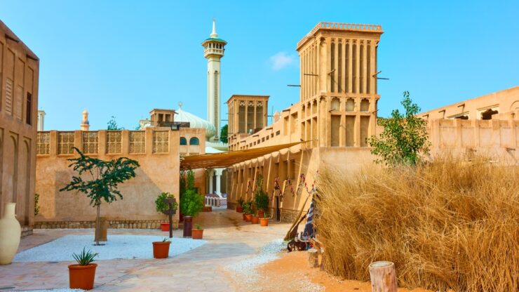 Al Fahidi Historical Neighbourhood – zwiedzanie, historia i atrakcje w Dubaju