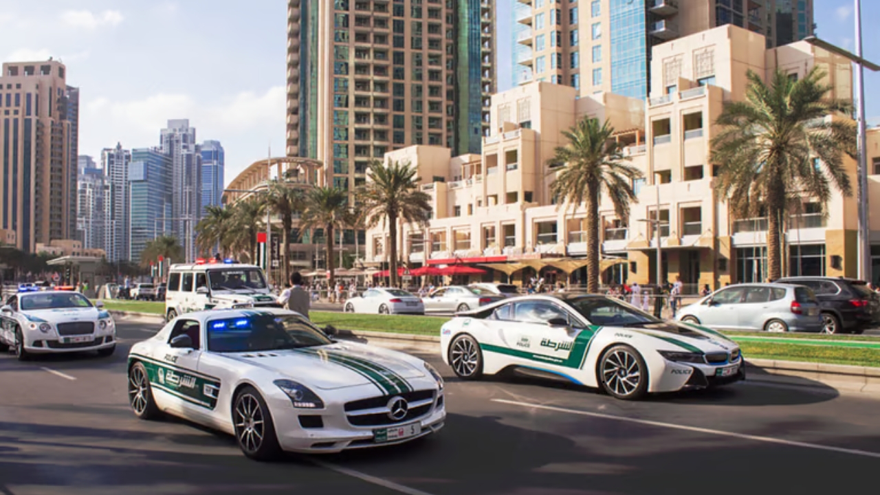 Policja w Dubaju luksusowe samochody