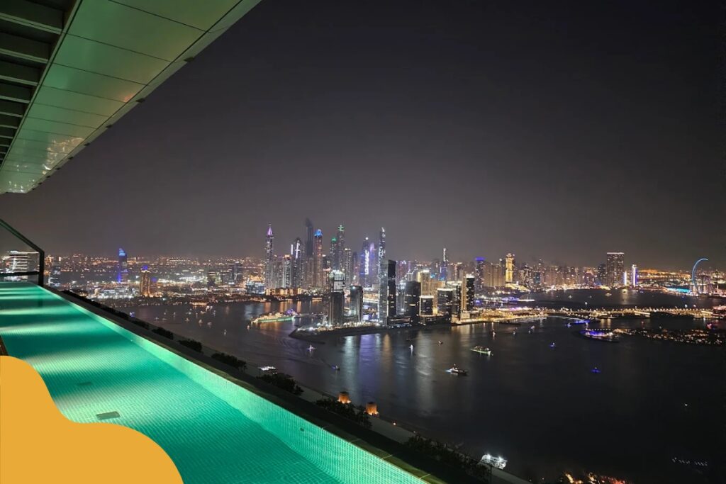 Aura Sky Pool Dubaj