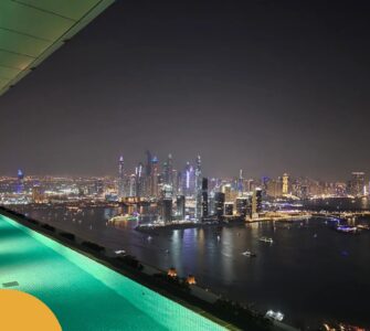 Aura Sky Pool Dubaj